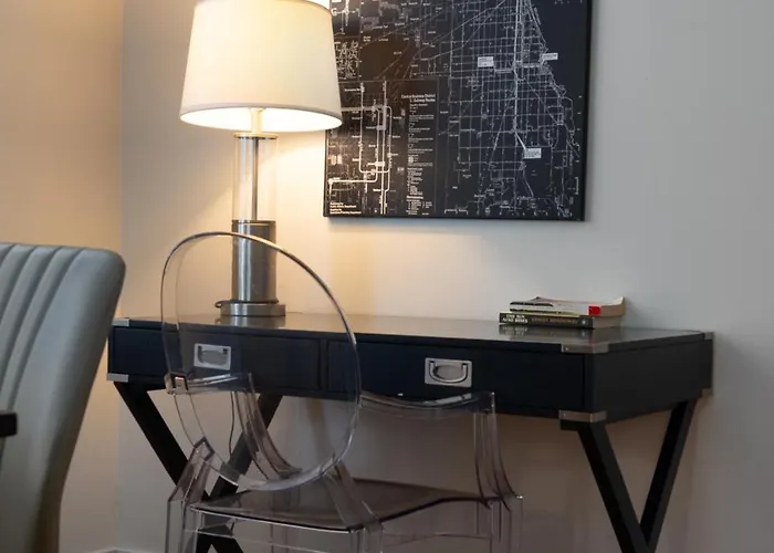 Apartment Flexhome Wicker Park 3br Dv1